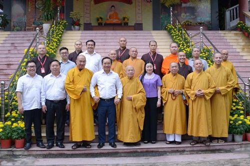 Chủ tịch UBND TP.HCM Nguyễn Văn Được thăm, chúc Tết Hội đồng Trị sự GHPGVN