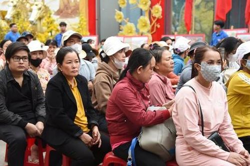 TP.HCM: 4.230 tấm vé 'Mang Tết về nhà' đưa người lao động xa quê về sum họp