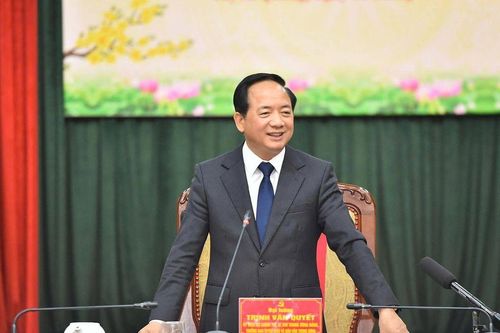 Trưởng Ban Tuyên giáo và Dân vận Trung ương Trịnh Văn Quyết chúc Tết tại Tuyên Quang