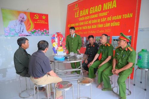 Thắm đượm nghĩa tình quân dân
