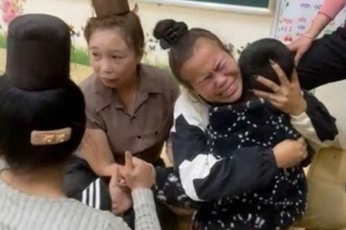 Tạm đình chỉ cô giáo bỏ quên học sinh trong lớp khóa cửa suốt 3 giờ