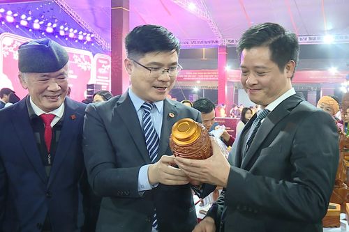 Xuân đoàn viên, kích cầu tiêu dùng Tết Nguyên đán
