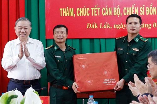 Tổng Bí thư Tô Lâm thăm, chúc Tết cán bộ, chiến sĩ Đồn Biên phòng Ea H'Leo