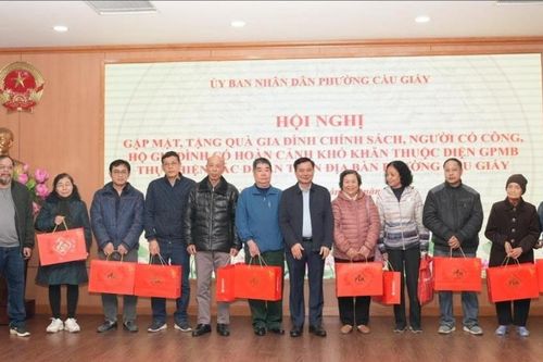 Hỗ trợ gia đình khó khăn thuộc diện GPMB Vành đai 2,5