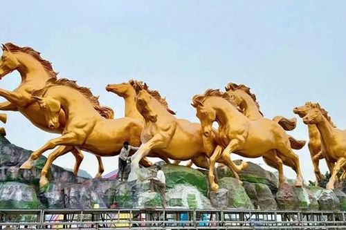 Lần đầu Quảng Ninh tổ chức 'Đại lộ hoa và công nghệ ánh sáng bên Vịnh kỳ quan - Vịnh Hạ Long'