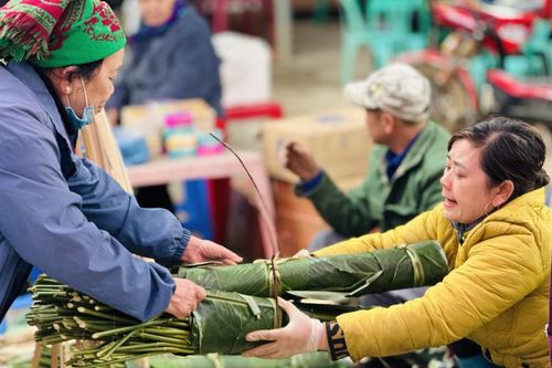 Chợ phiên Cao Bằng nhộn nhịp những ngày cuối năm