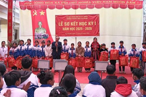 Trường Phổ thông Dân tộc bán trú THCS Ca Thành sơ kết học kì I năm học 2025- 2026