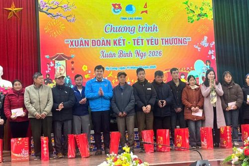 Chương trình 'Xuân đoàn kết - Tết yêu thương' tại xã Hạ Lang