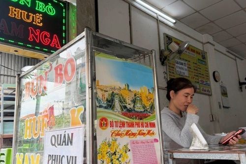 Nhận chuyển khoản 180 triệu đồng/3 tô bún, chủ quán vội vàng làm ngay điều này