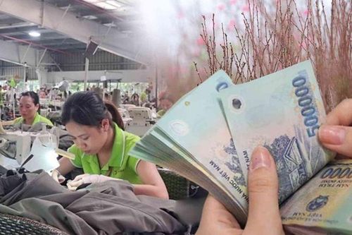 Tăng ca vào mùng 1 Tết Âm lịch được hưởng bao nhiêu phần trăm lương so với ngày thường?
