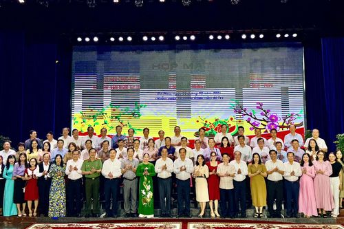 Cà Mau họp mặt nhân sĩ, trí thức và chức sắc tôn giáo mừng Xuân Bính Ngọ 2026