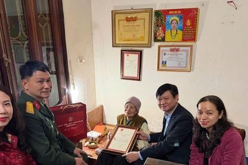 Phường Đống Đa tri ân người có công