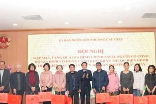 Phường Cầu Giấy gặp mặt gia đình chính sách