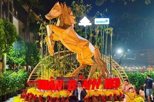 TP Hồ Chí Minh khai mạc Hội hoa Xuân Phú Mỹ Hưng Tết Bính Ngọ