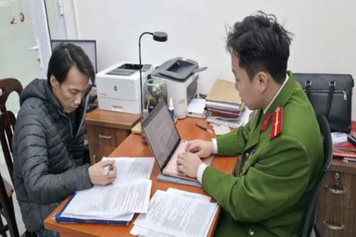 Sau 7 năm bỏ trốn về tội giết người, người đàn ông 37 tuổi ra đầu thú