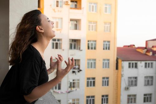 Chiêu độc ép hàng xóm bán nhà: Mở tiếng chó sủa 24/7 khiến cư dân kiệt quệ