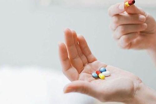 Điều gì sẽ xảy ra nếu bạn uống gấp đôi liều thuốc làm loãng máu?