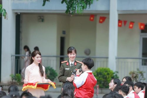 Công an phường Phúc Lợi lan tỏa 'lá chắn pháp luật' trong học đường