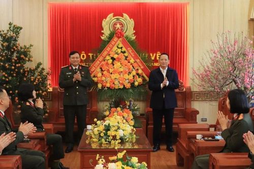 Công an Hà Nội chúc mừng Bộ Tư lệnh Cảnh vệ nhân kỷ niệm 73 năm Ngày truyền thống
