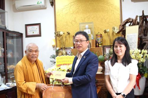 Lãnh đạo Mặt trận Tổ quốc Việt Nam chúc Tết các cơ sở Phật giáo tại TP Hồ Chí Minh