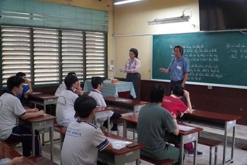 Giáo viên TP.HCM bất ngờ nhận khoản tiền cuối năm lớn