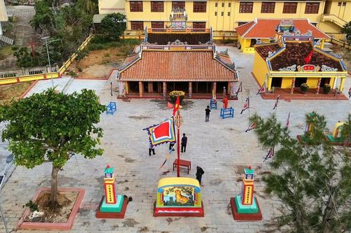 Dựng nêu đón Tết – Sắc Xuân thiêng liêng nơi đảo tiền tiêu Lý Sơn