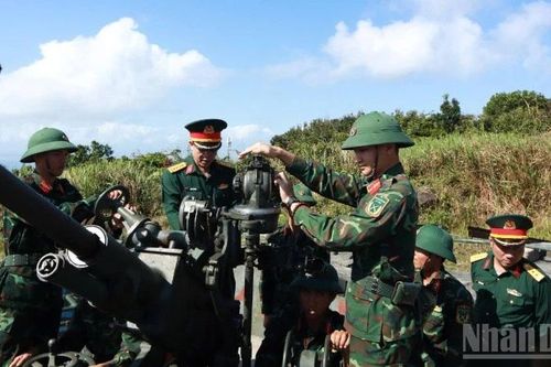 Bộ đội Cù Lao Chàm giữ vững bình yên biển đảo dịp Tết