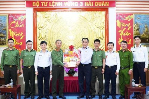 Lãnh đạo CATP Đà Nẵng thăm, chúc tết các lực lượng thực hiện nhiệm vụ giữ gìn biển đảo