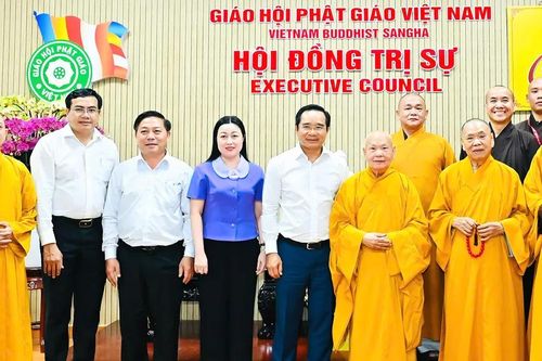 Xuân nghĩa tình tỏa khắp