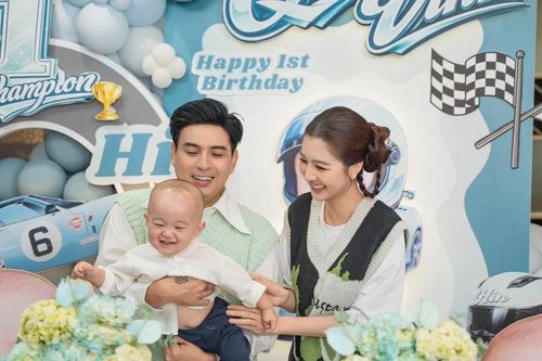 Vợ chồng Hồ Quang Hiếu làm tiệc thôi nôi hoành tráng cho quý tử