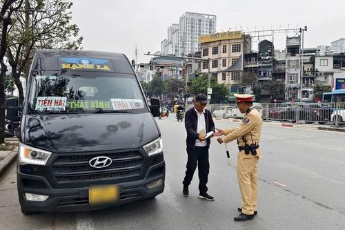 Hà Nội xử phạt 113 phương tiện kinh doanh vận tải vi phạm trong một ngày