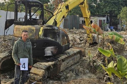 Làm rõ đối tượng đốt xe máy xúc do mâu thuẫn làm ăn ở Bắc Ninh