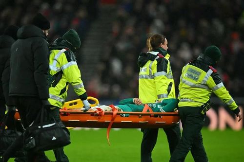 Tuyển thủ Nhật Bản tại Liverpool dính chấn thương ám ảnh