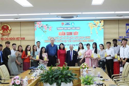 Ấm áp Tết sum vầy dành cho lưu học sinh Trường ĐH Cửu Long