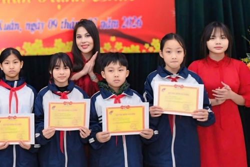 Hoa hậu nhí Phùng Hiểu Anh tỏa sáng với chuỗi hoạt động ý nghĩa