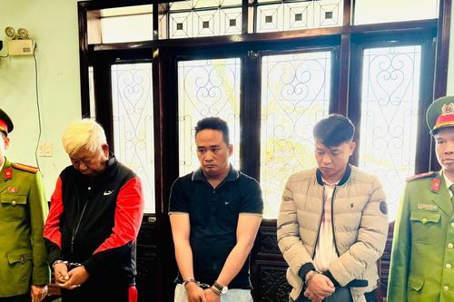 Huế: Bắt tạm giam 3 đối tượng về tội khai thác tài nguyên sai phép