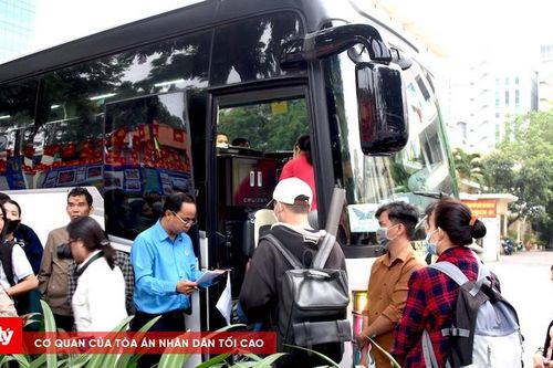 Xúc động trước giờ 'Chuyến xe Công đoàn' lăn bánh