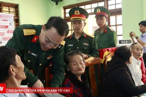 TP Đà Nẵng động viên, tặng quà Tết tại xã đảo Tân Hiệp