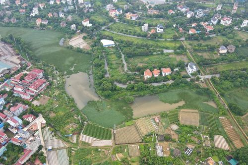 Giao đất khi mới nhận tiền cọc, vợ chồng ở Hà Nội trả giá đắt vì 'thương người'