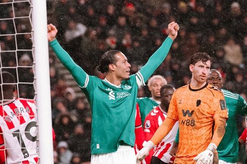 Liverpool thắng 'rửa mặt' nhờ công Van Dijk