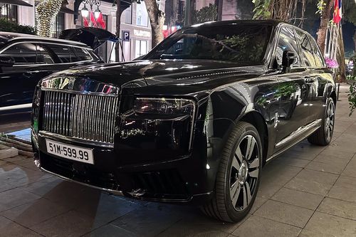 Đại gia Sài Gòn chi hơn 35 tỷ mua xe Rolls-Royce Cullinan kèm biển số tứ quý 9