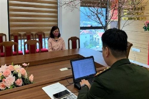 Triệu tập người quảng cáo 'đổi tiền lẻ' trên Facebook, cảnh báo dịch vụ trái phép dịp Tết