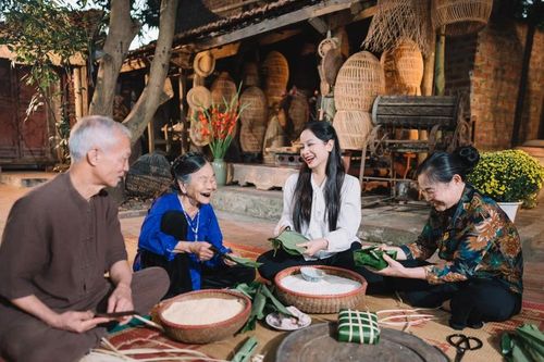 'Tết bình an bên nhau': Thông điệp năm mới từ nghệ sỹ đàn tỳ bà Diệu Thảo