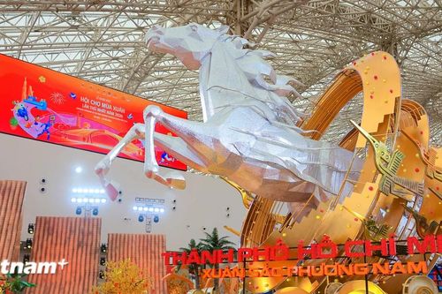 Hội chợ Mùa Xuân: 'Điểm chạm' văn hóa nâng tầm giá trị hàng Việt bứt tốc