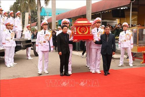 Tổ chức trọng thể Lễ hỏa táng đồng chí Đoàn Duy Thành tại quê nhà