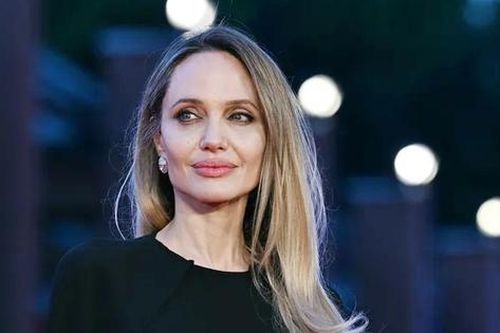 Angelina Jolie: Biểu tượng sắc đẹp và bản lĩnh của Hollywood cùng câu chuyện vết sẹo sau phẫu thuật