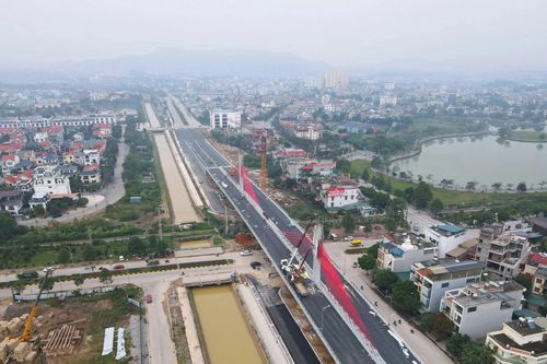 Đảm bảo an toàn giao thông sau thông xe kỹ thuật cầu vượt đường sắt trên QL45 tại Thanh Hóa