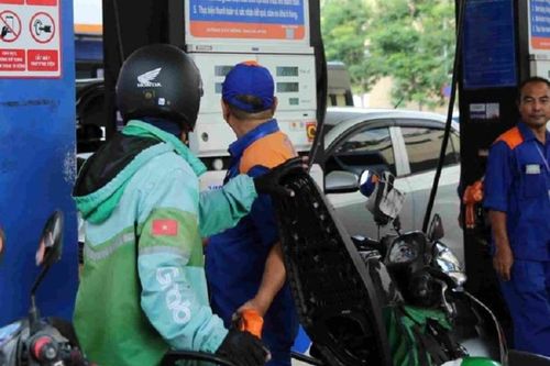 Xăng dầu đồng loạt tăng giá