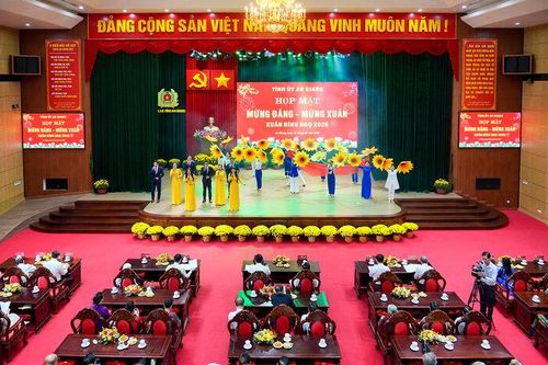 Tỉnh ủy An Giang họp mặt Ban Chấp hành Đảng bộ tỉnh các khóa