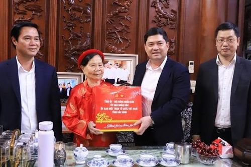 Bí thư Tỉnh ủy Nguyễn Hồng Thái chúc Tết Ban Trị sự Giáo hội Phật giáo tỉnh và xã Đại Đồng
